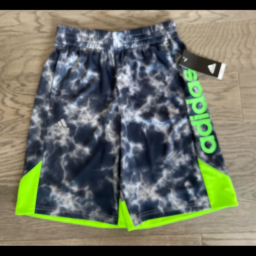 🤾♂️Adidas Boys 2 piece Shirt + Shorts NWT⛹🏻 - Picture 3 of 13
